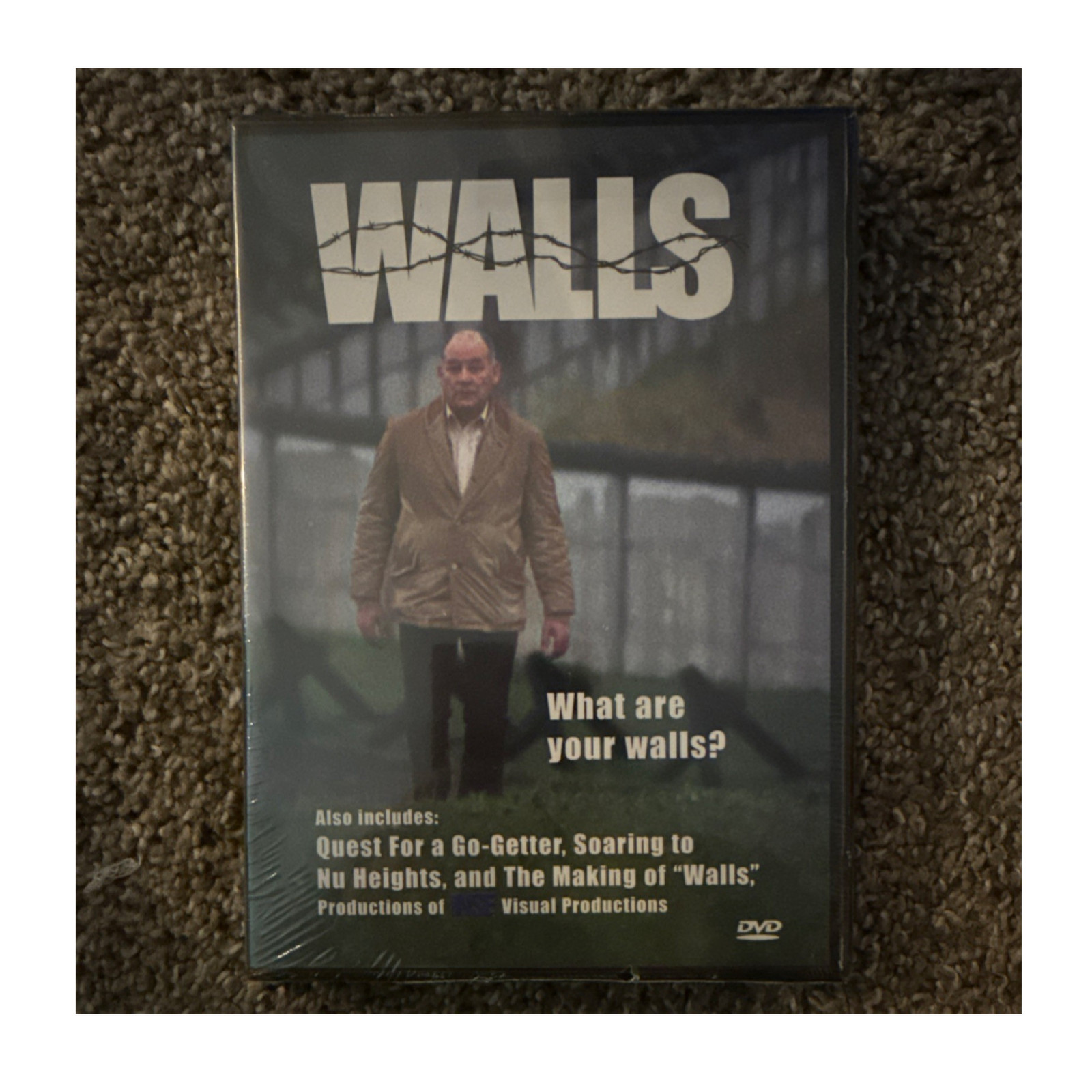 Walls DVD Wide-screen Making of Visual Productions English German French Spanish
