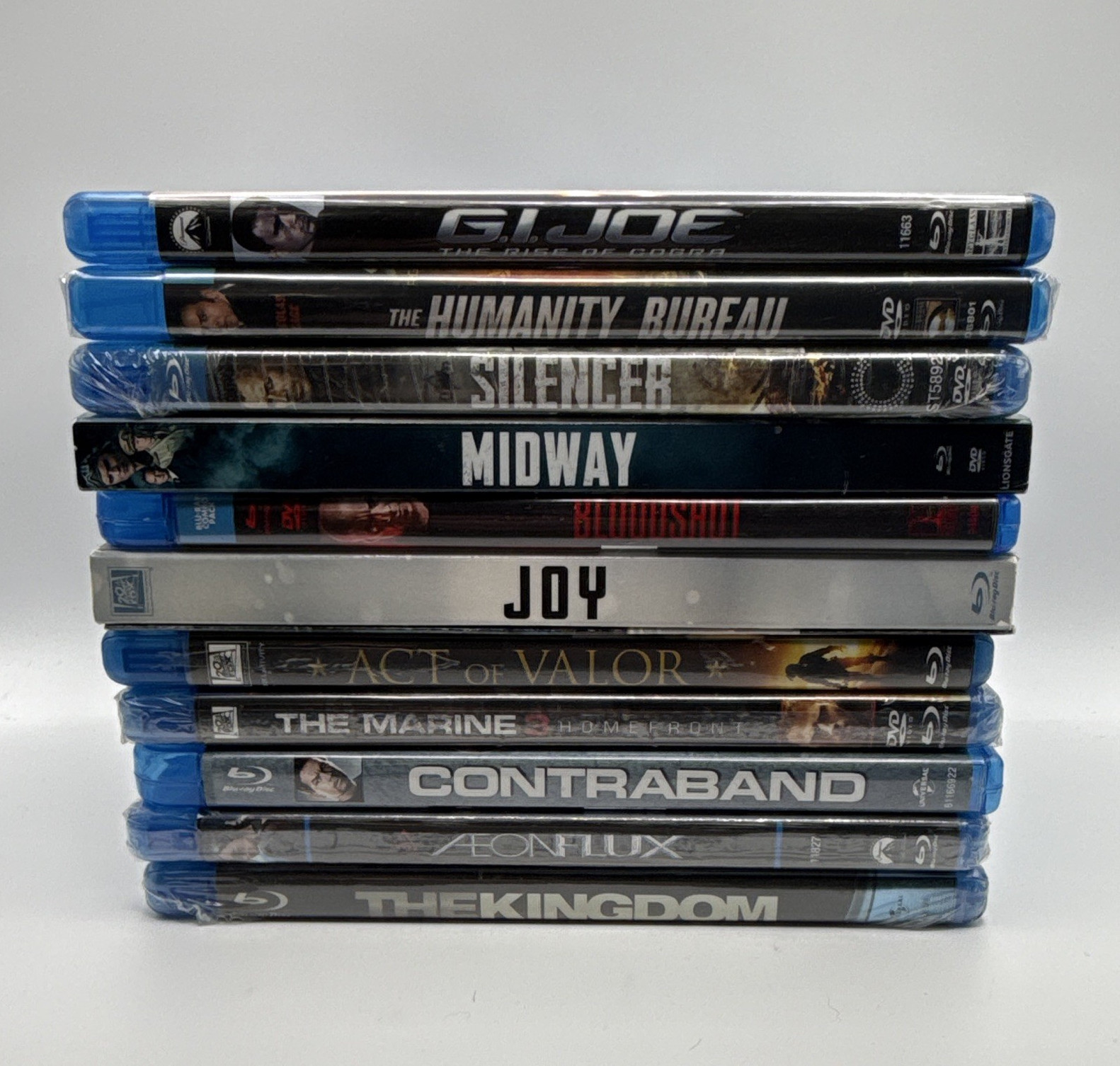 23 Blu-ray Movie Lot Bundle Multiple Titles Format Blu-ray w/ Blu-ray Cases