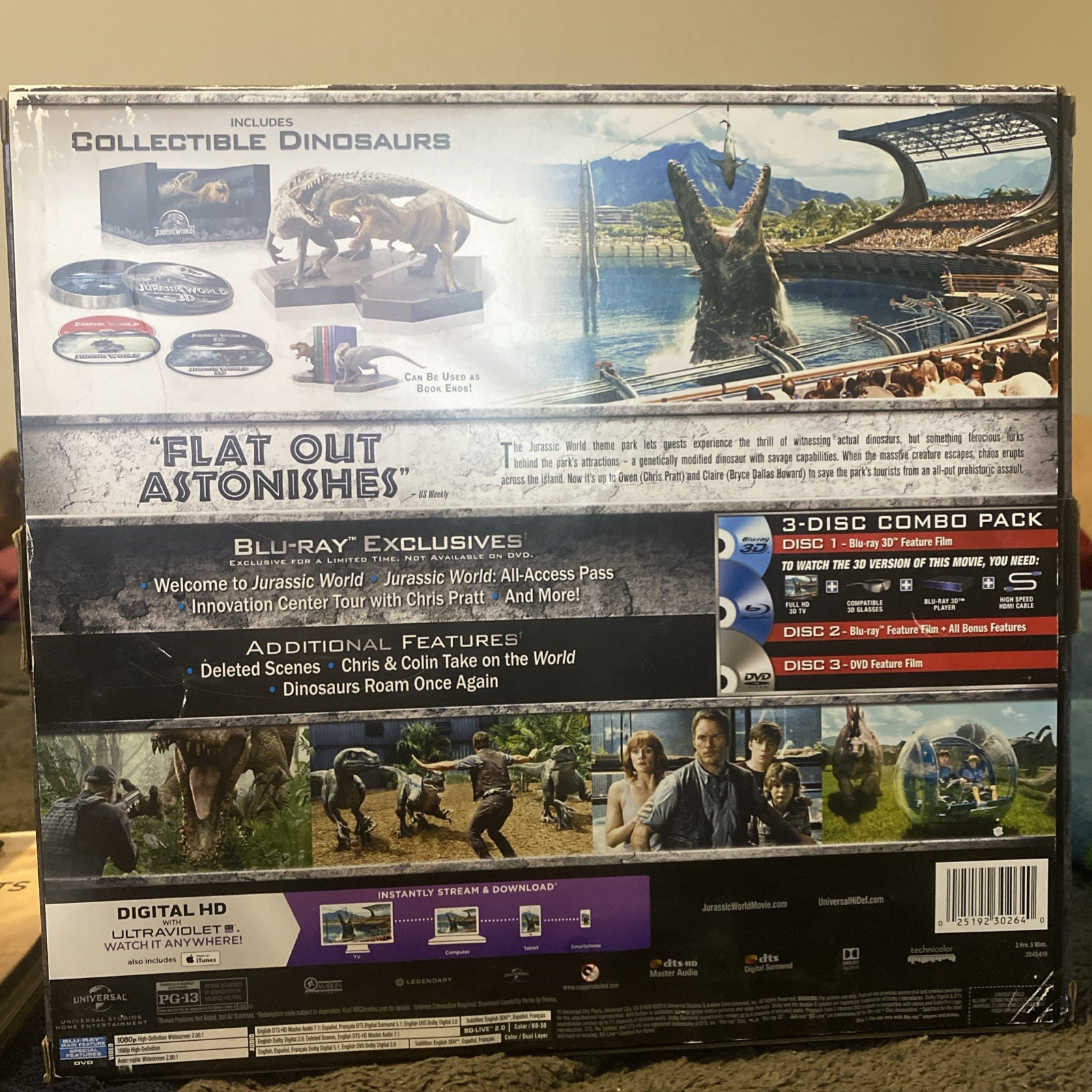 Jurassic World Limited Edition Blu-Ray 3D Giftset Collectible Dinosaurs