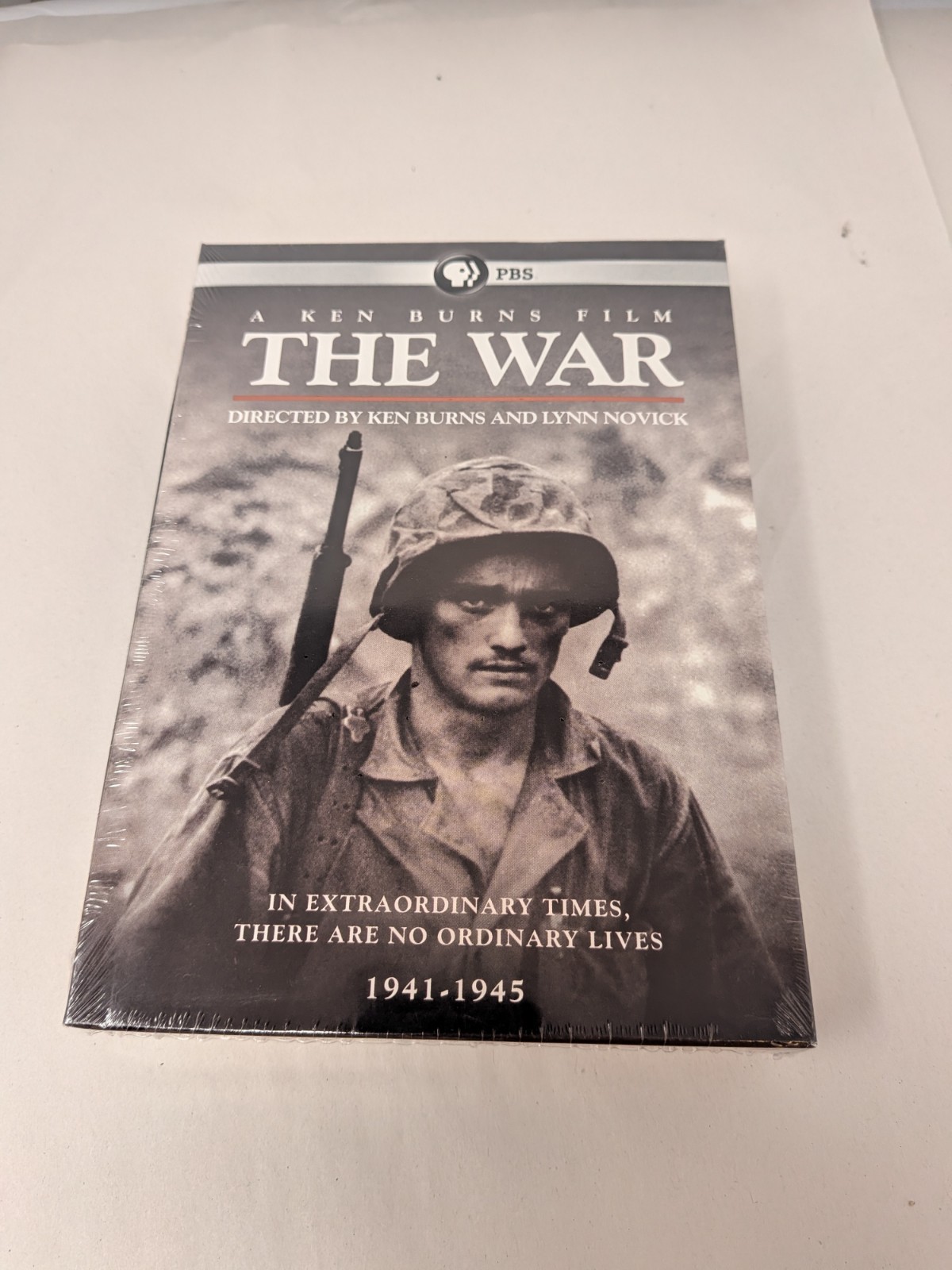 THE WAR: A Film by Ken Burns & Lynn Novick PBS Complete Series (DVD 6-Disc Set)