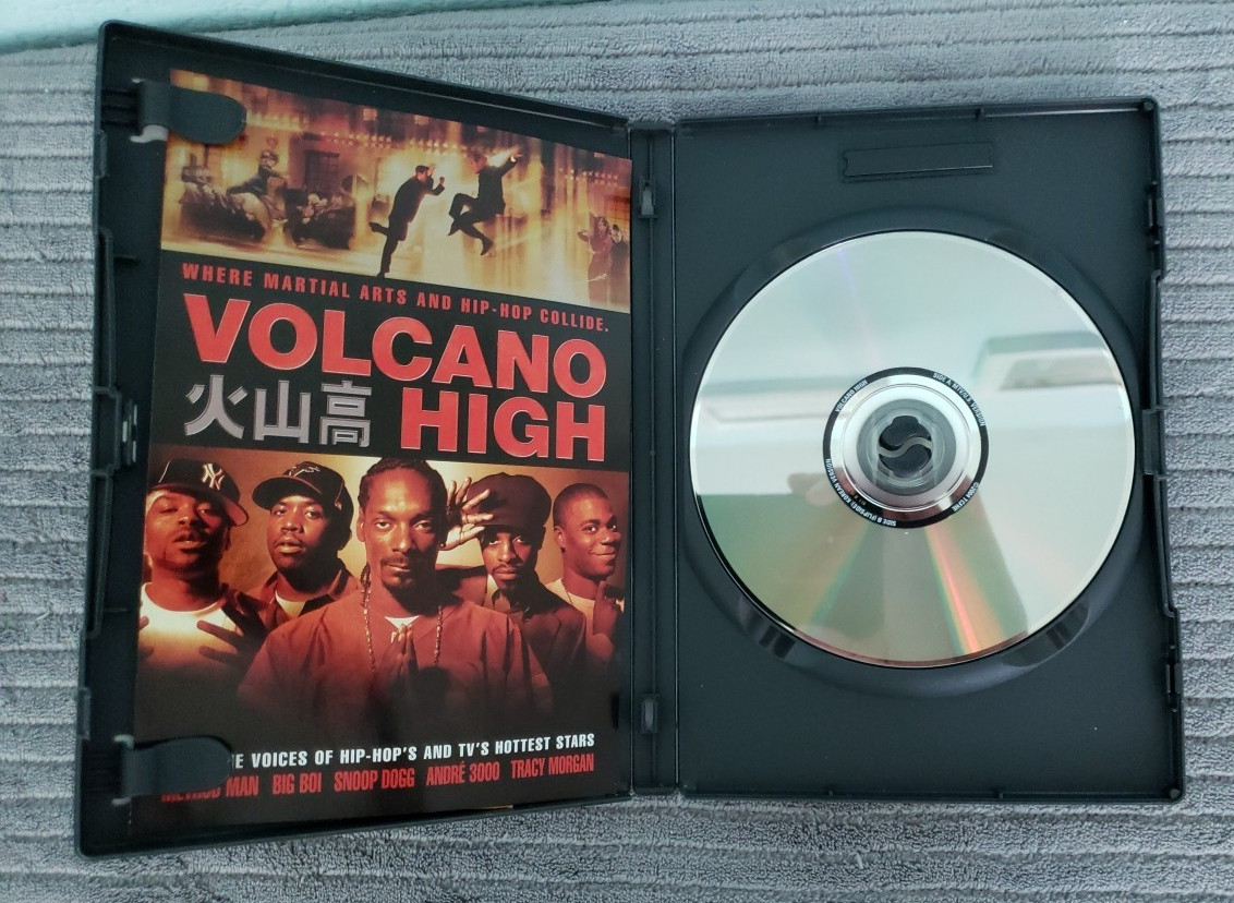 Volcano High (DVD, 2001) w/ Inserts Disc Excellent Cond.