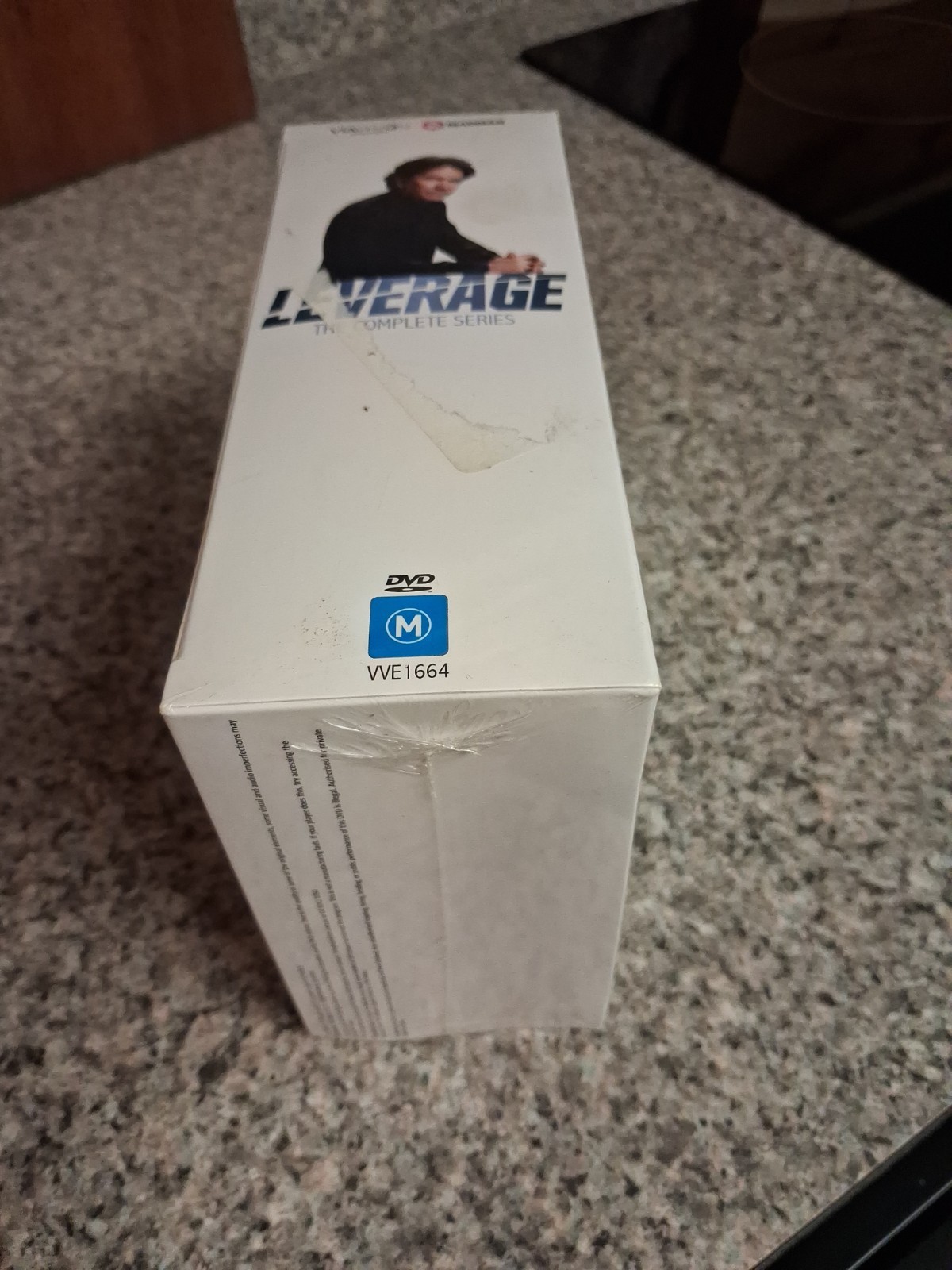LEVERAGE The Complete Series 20 DVD Set BRAND NEW (USA Compatible)