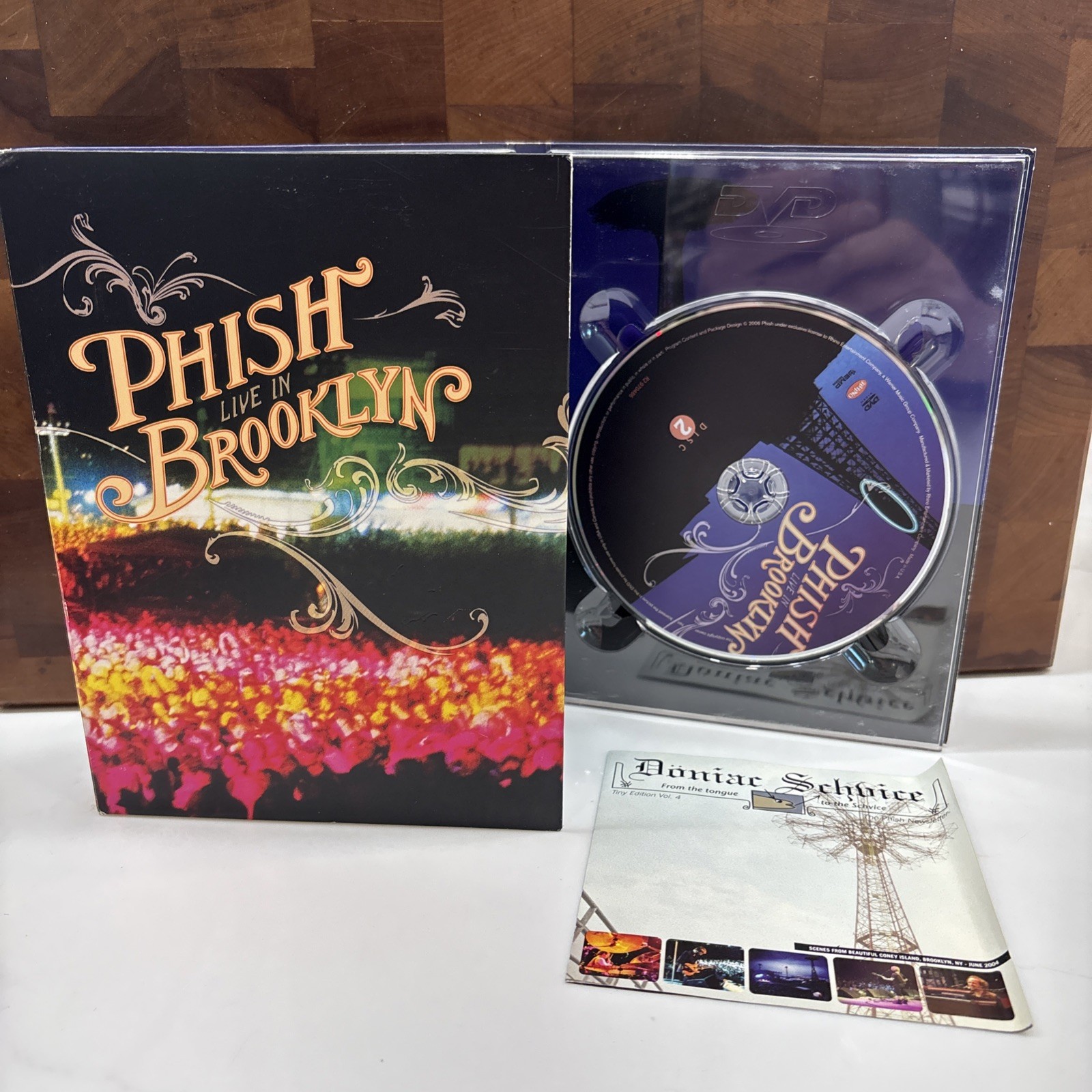 PHISH Live In Brooklyn 2004 2 DVD SET 3 hrs. 41 min.! Very Good Cond. Rel. 2006