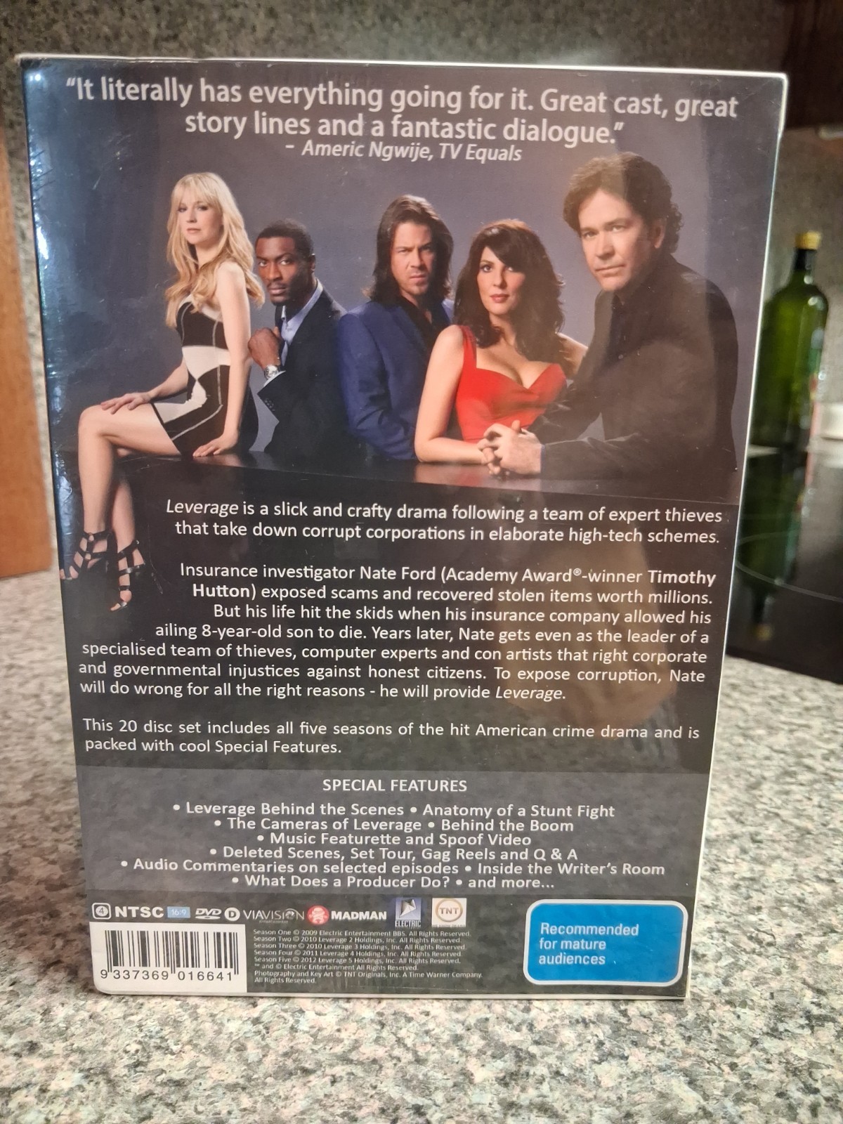 LEVERAGE The Complete Series 20 DVD Set BRAND NEW (USA Compatible)