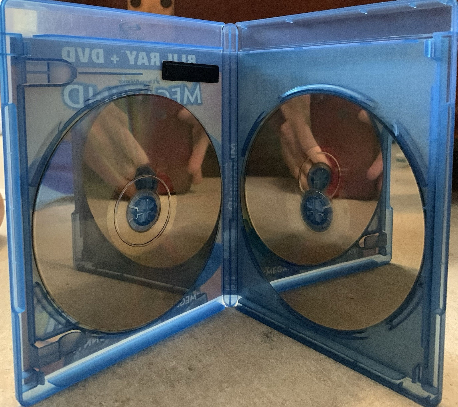 Megamind (Blu-ray/DVD Movie, 2011) VERY GOOD Dreamworks Animation SKG 2-Disc Set