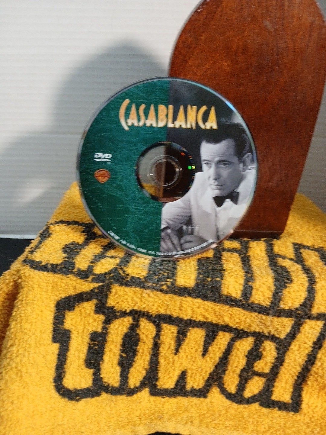 Casablanca (DVD 103 Min B&W 1942) Humphrey Bogart Ingrid Bergman Paul Henreid NR