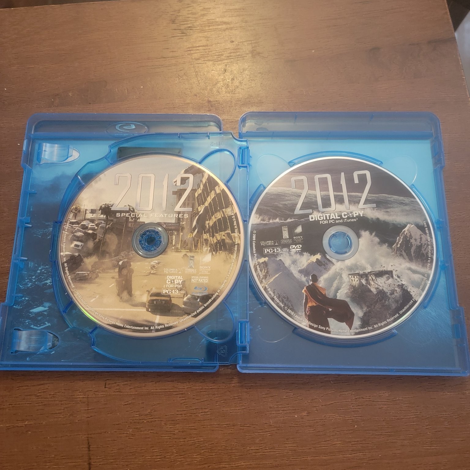 2012 Blu-ray 2009 Two-Disc Special Edition Roland Emmerich John Cusack