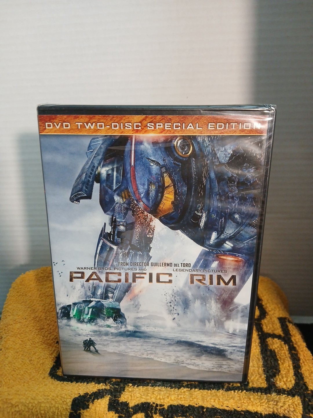 Pacific Rim (2013 DVD 131 Min Rated PG-13) Charlie Hunnam New Sealed