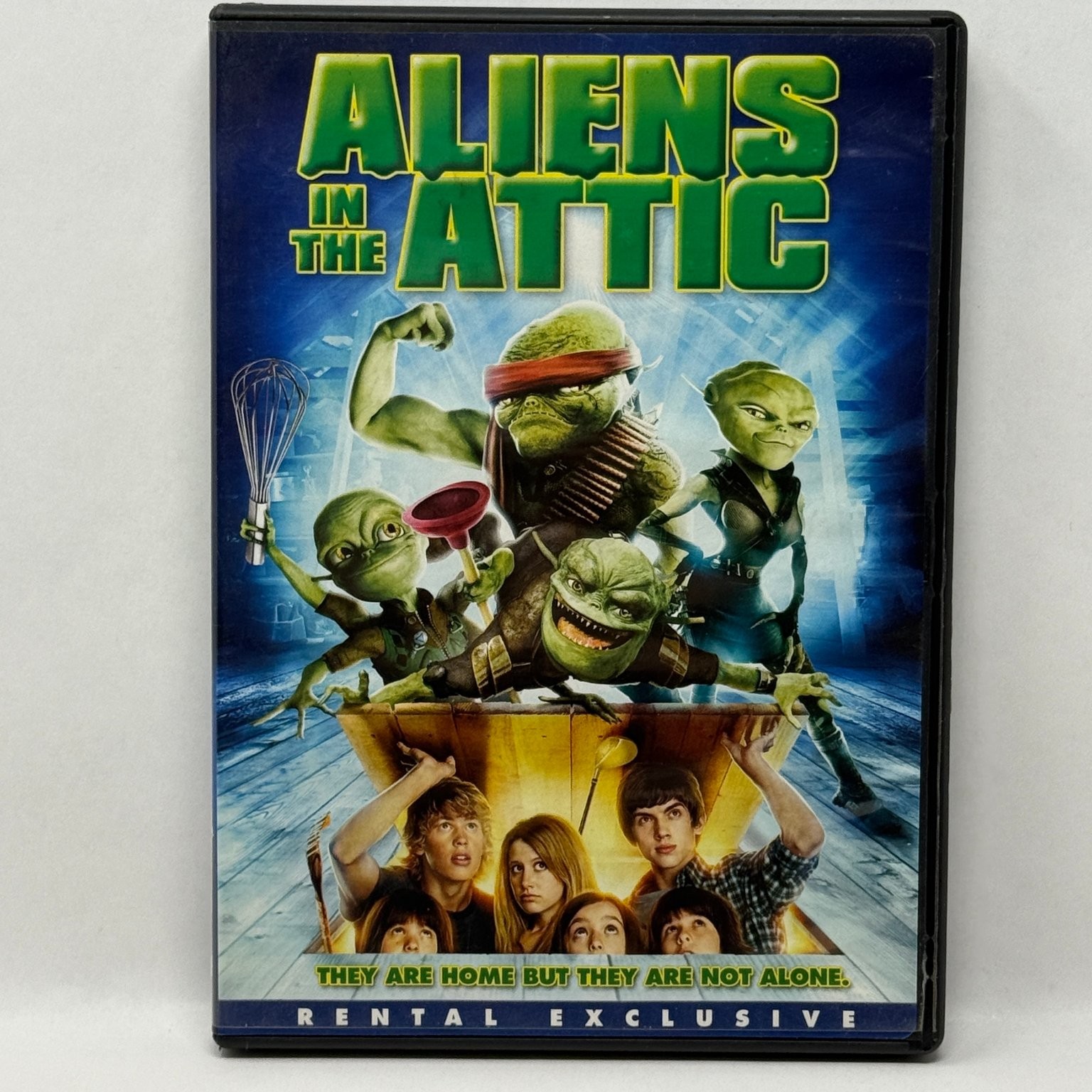 Aliens in the Attic DVD 2009 Widescreen Kevin Nealon Ashley Tisdale Family
