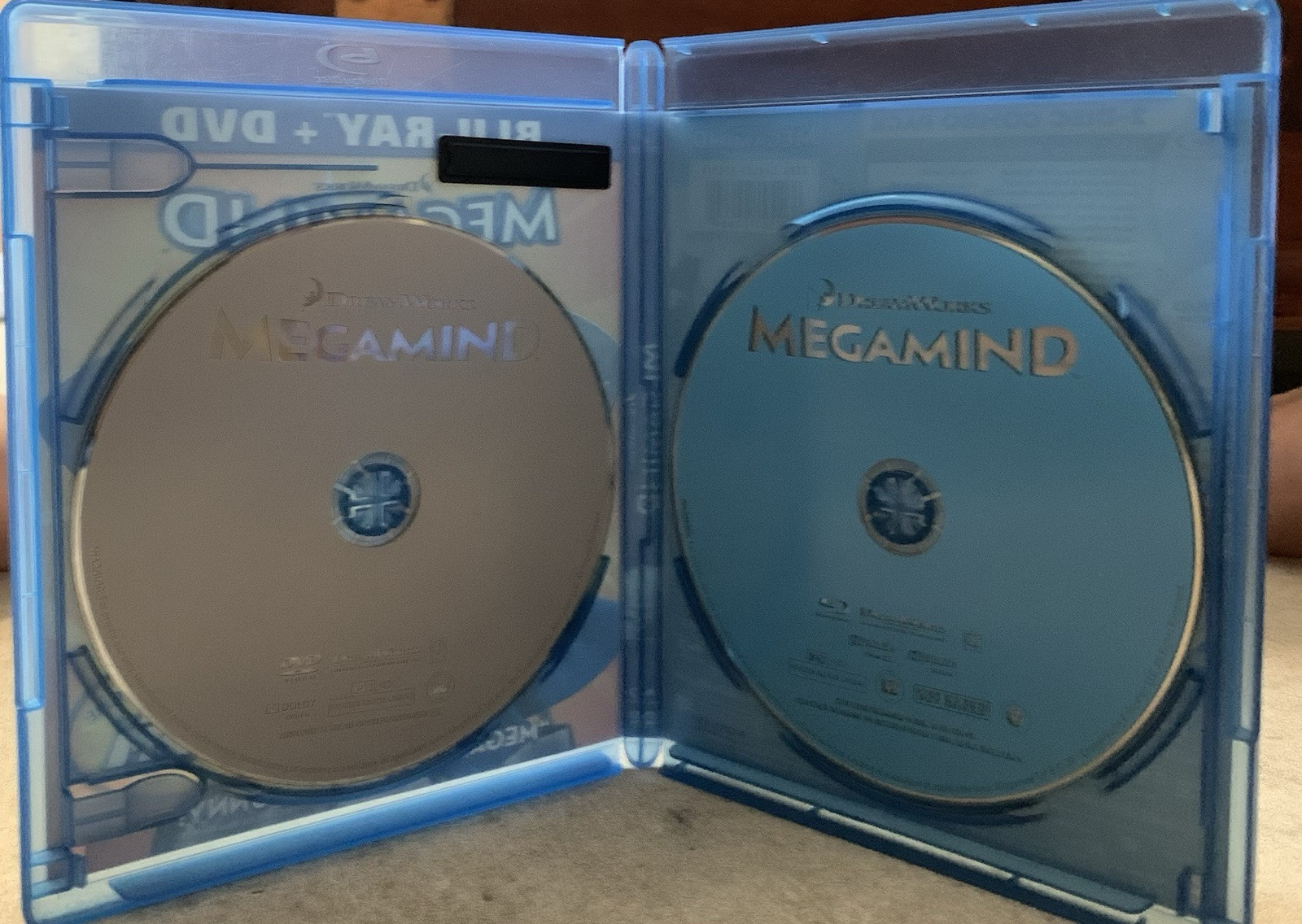Megamind (Blu-ray/DVD Movie, 2011) VERY GOOD Dreamworks Animation SKG 2-Disc Set