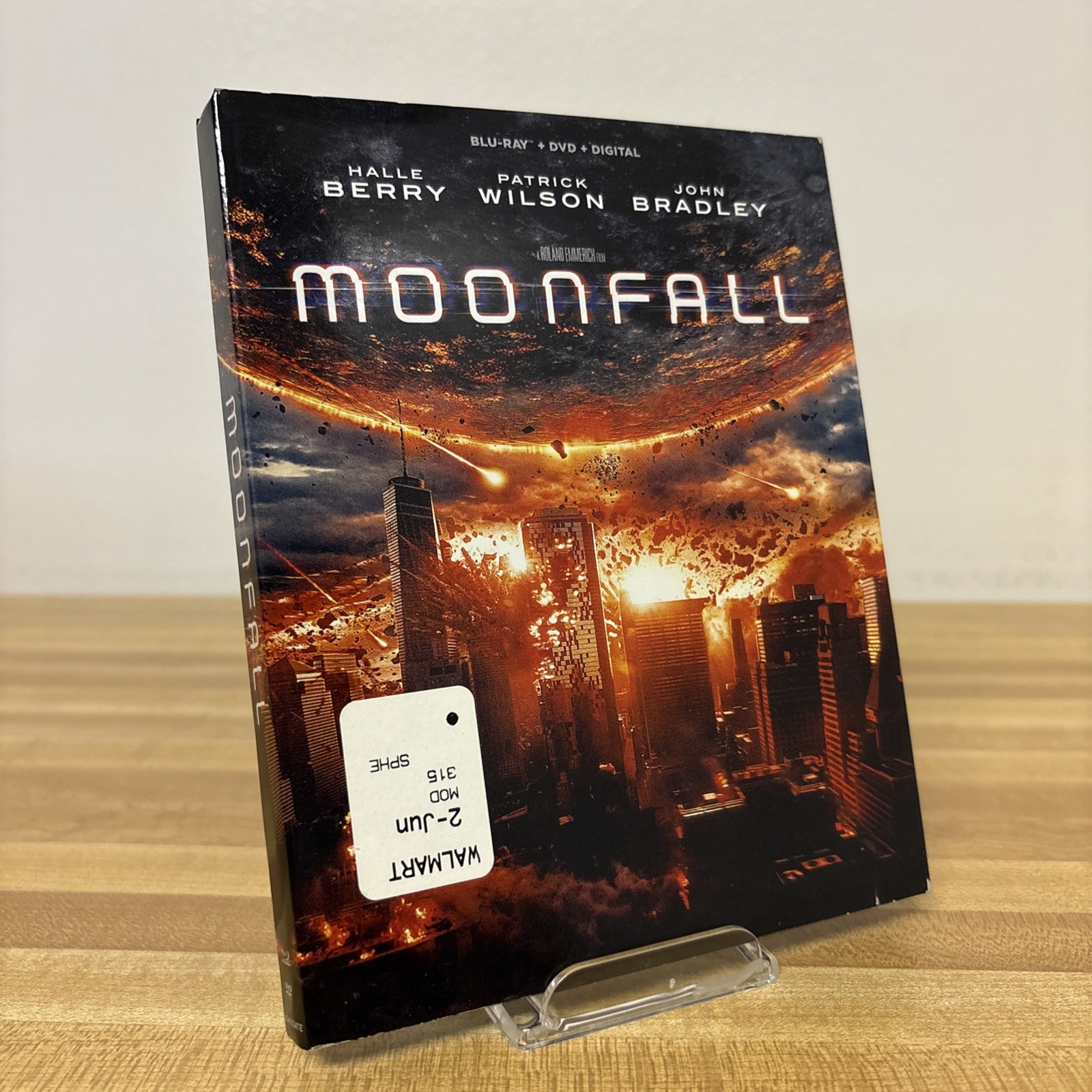 Moonfall (Blu-ray, 2022) Very Good Condition W Slipcover