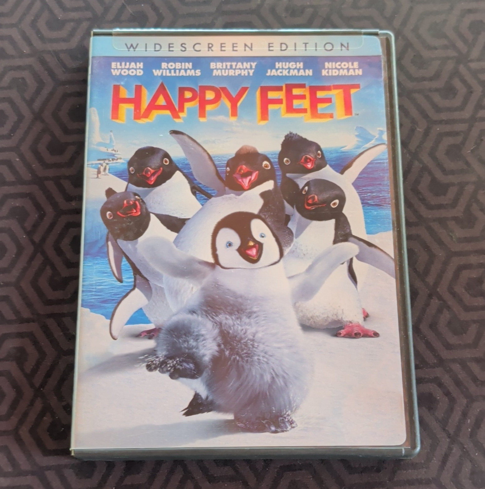Warner Bros Happy Feet DVD PG Elijah Wood Robin Williams Widescreen 108 Min