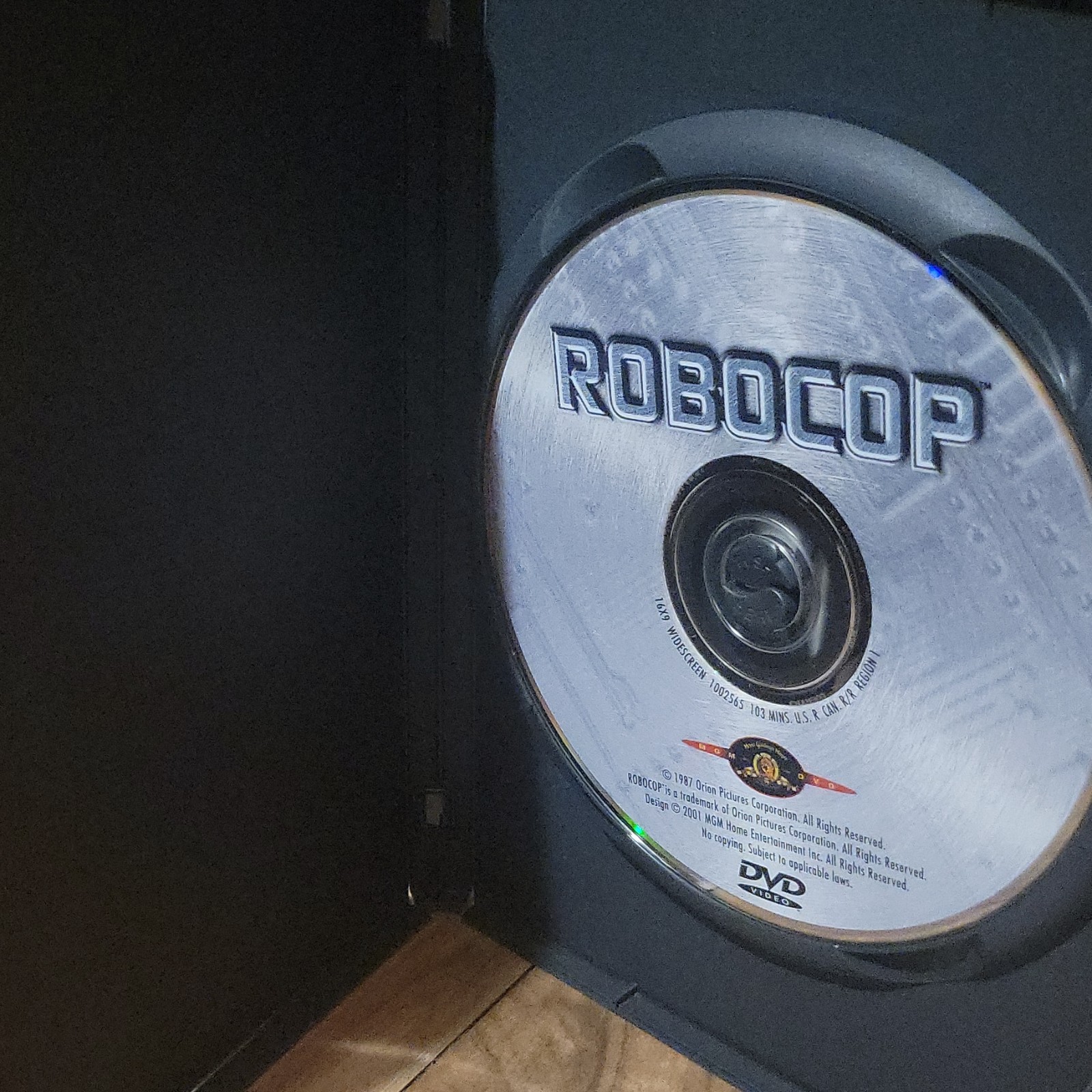 MGM RoboCop DVD R Widescreen Region 1 103 min 1987 Eng/Fre/Spa Subs