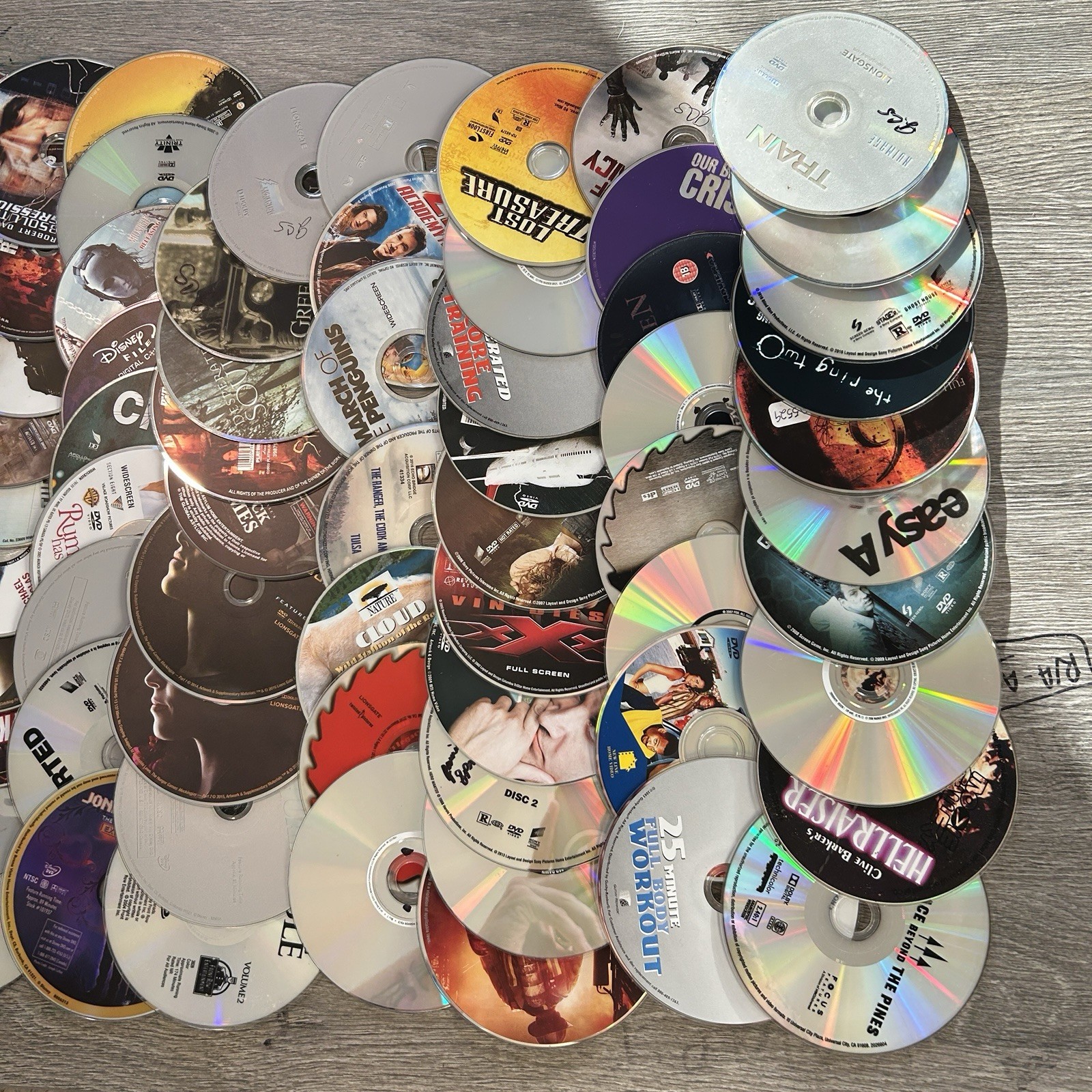 100 Wholesale lot dvd movie assorted bulk Free Shipping Video Dvds CHEAP NO CASE