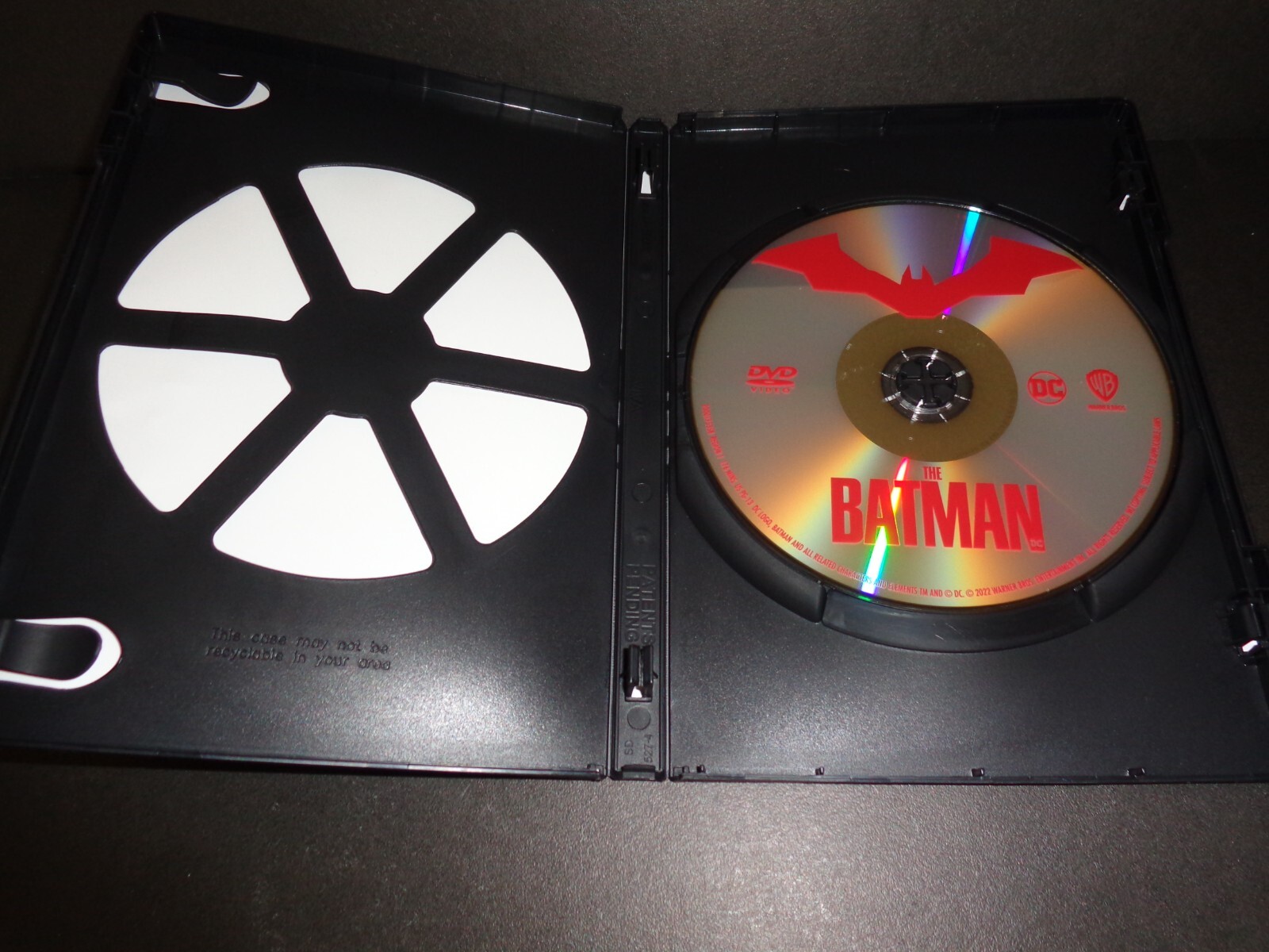 THE BATMAN-Robert Pattinson goes after killer targeting public figures–DVD