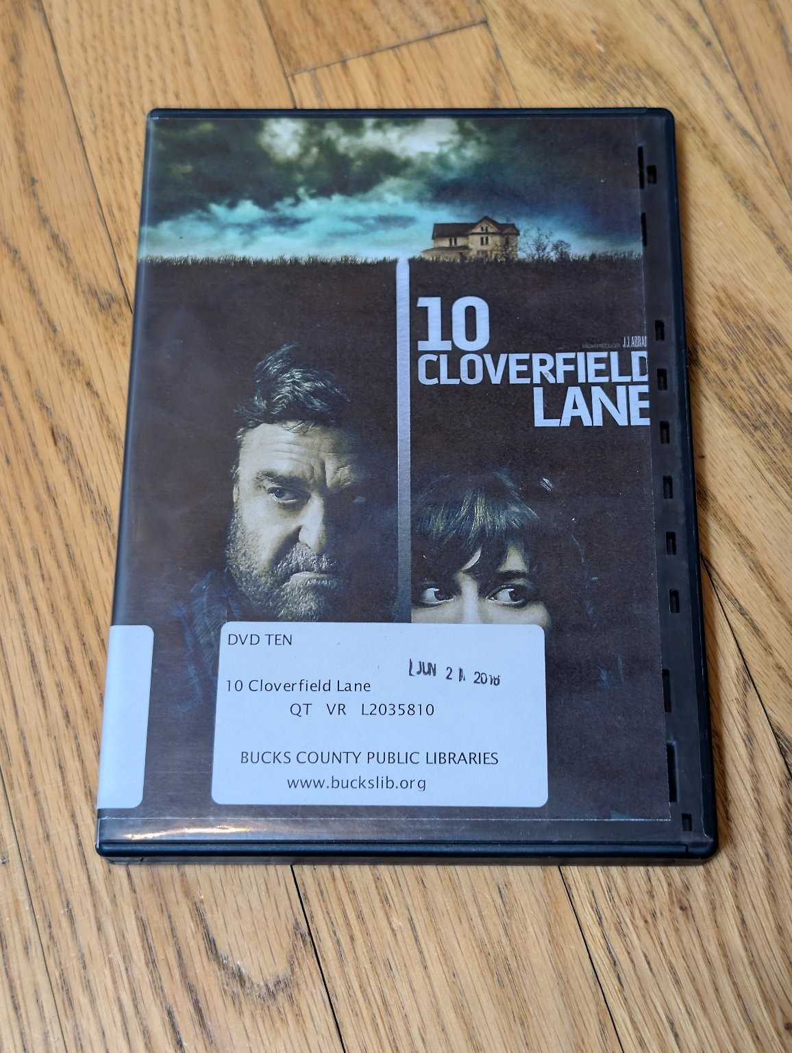 10 Cloverfield Lane DVD 2016 John Goodman Mary Elizabeth Winstead Thriller