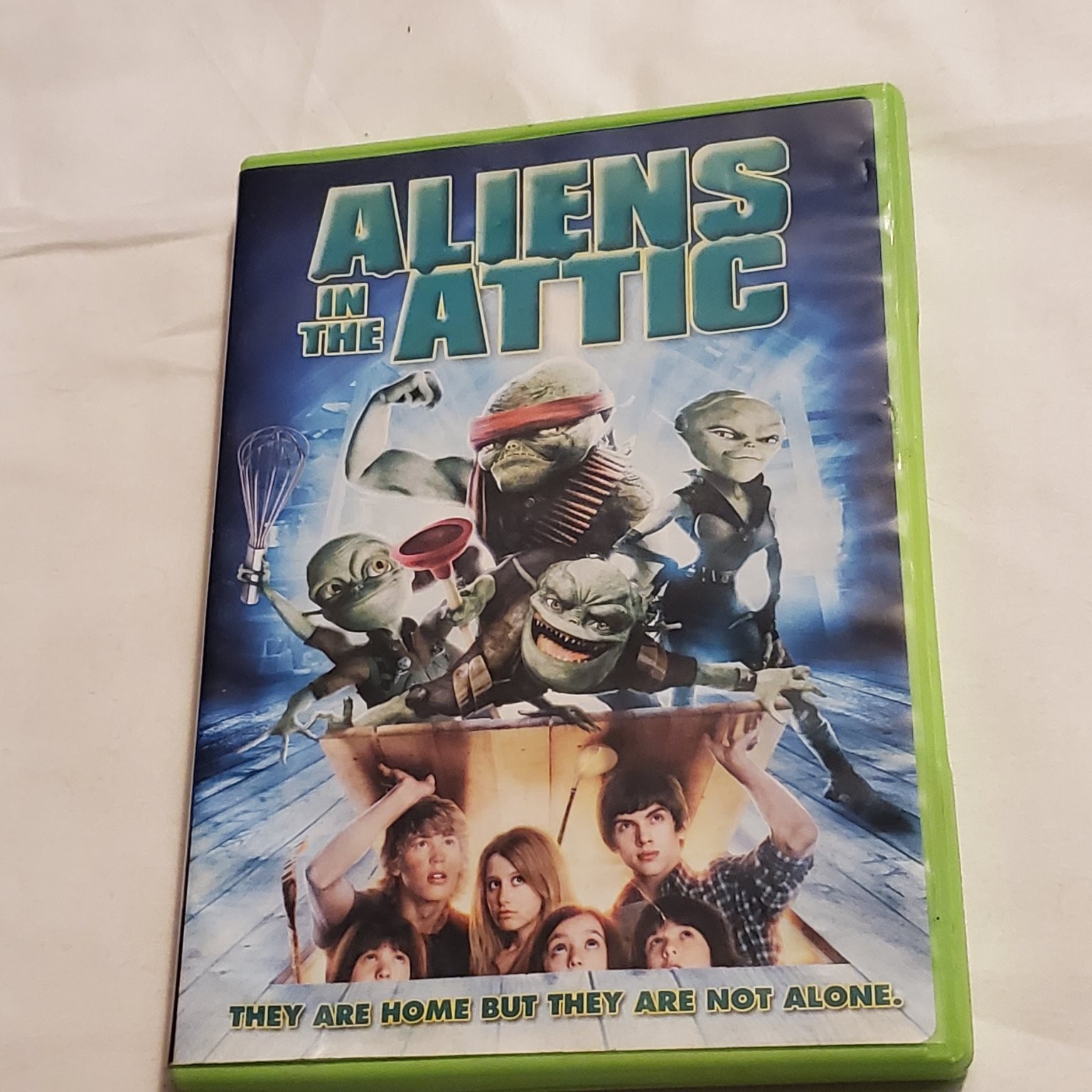 Aliens in the Attic DVD 2009 Family Comedy Ashley Tisdale Special Features