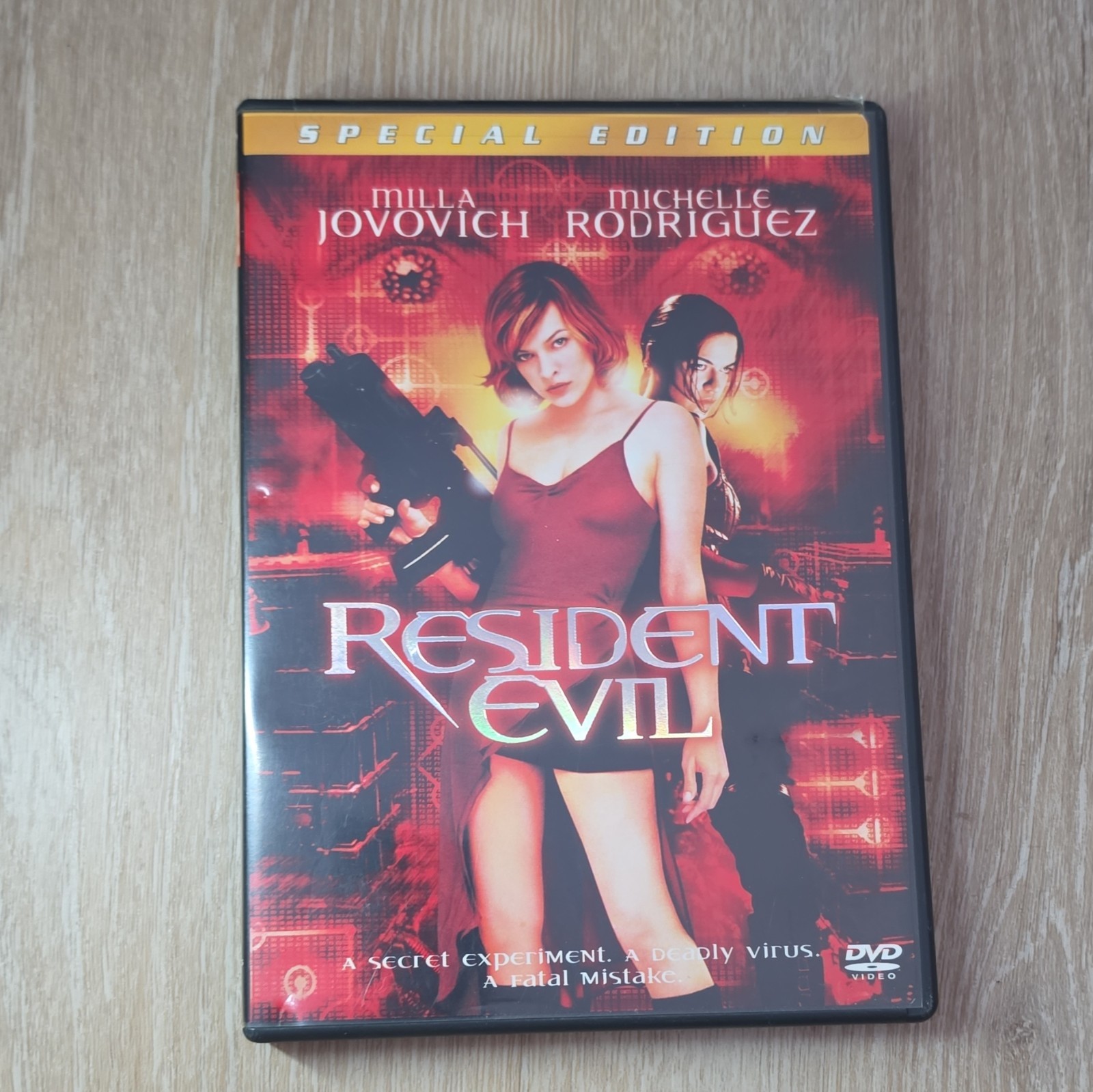 Sony Pictures Resident Evil (2002) R DVD Special Edition Widescreen Commentary