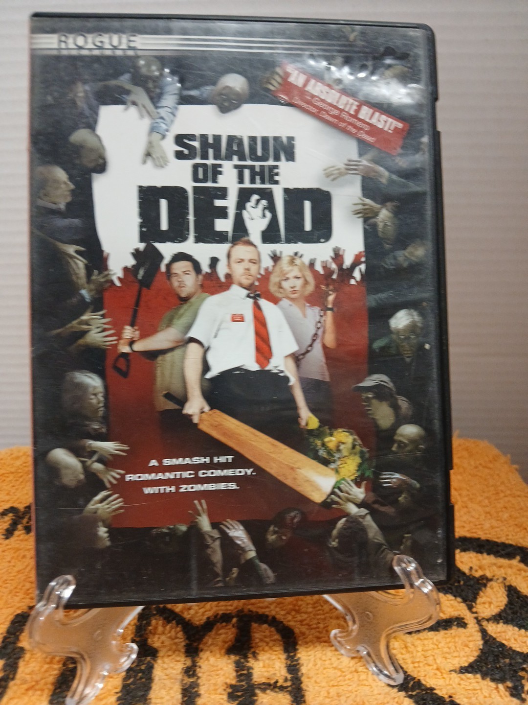 Shaun Of The Dead (DVD 100 min 2004) Nick Frost A romantic comedy w/ Zombies R