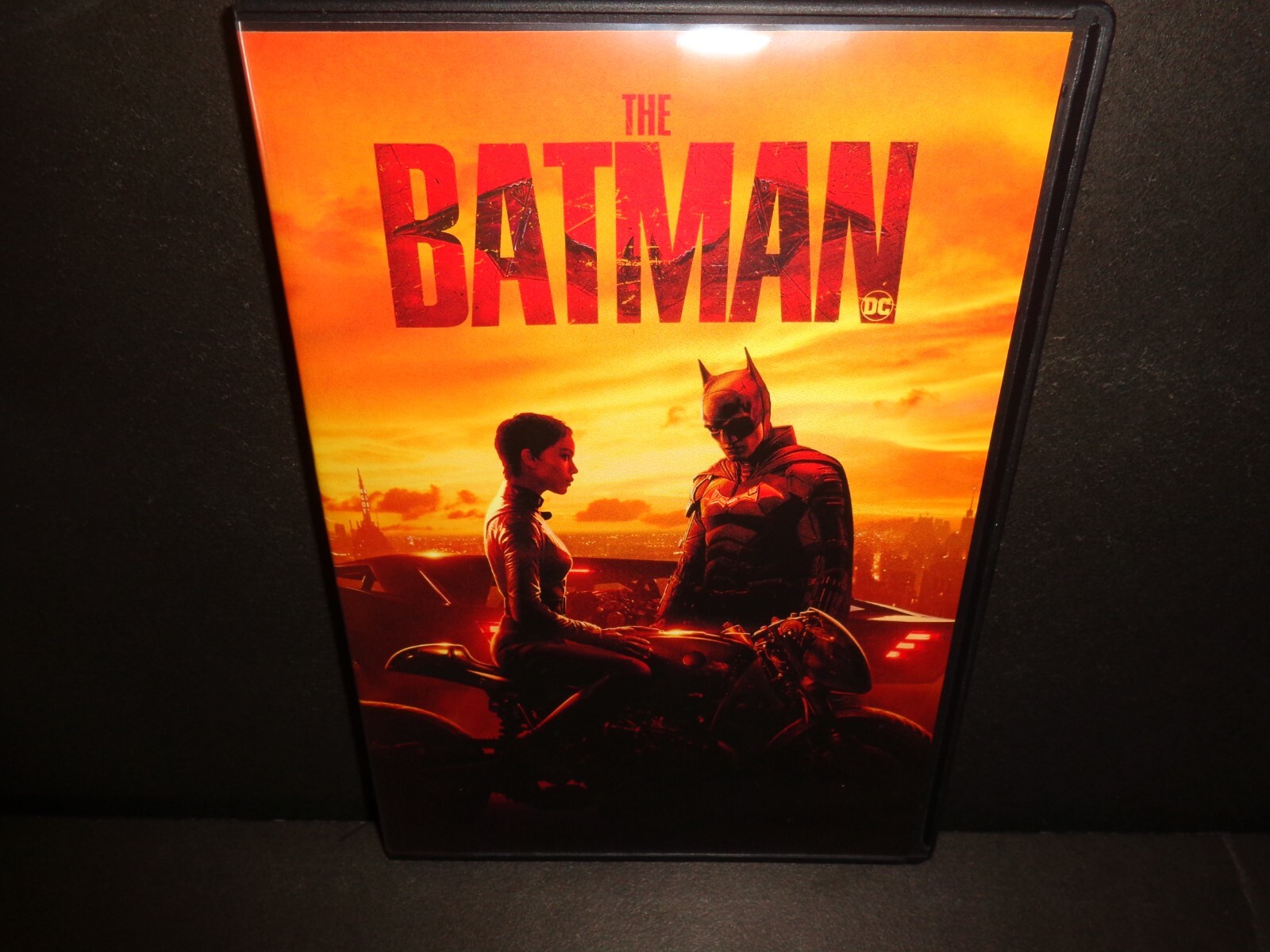 THE BATMAN-Robert Pattinson goes after killer targeting public figures–DVD